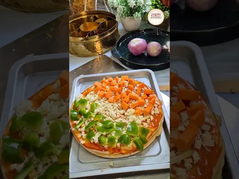 Tricolour Pizza 😍🇮🇳 | Patriotic Independence Day Special Recipe | Indian Flag on a Pizza | #shorts