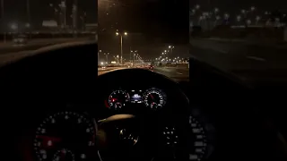 الدنيا بترتب صدف وكل قلبي واحساسه       دندنها