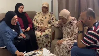 شوفو عيالي عملو فيا ايه   بعد كل ده دندنها