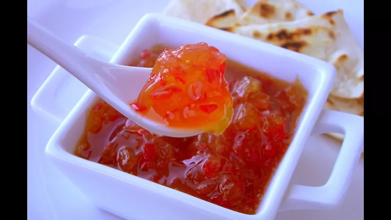 como fazer GELEIA de MORANGO com PIMENTA dedo de moça - receita super facil / receitas super faceis. 