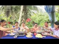 Download Lagu Cả Gia Đình Làm Bữa Tiệc Ăn Mừng Khi Con Dâu Mới Vừa Nhận Được Số Tiền Lớn | TKQ \u0026 Family T2173