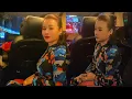 Download Lagu 🔴 CHỊ NI MẶC ÁO DÀI SIÊU ĐẸP ĐI DỰ EVENT CÙNG HỒNG LOAN