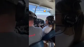 My first time to fly an airplane ✈️🥰 #flyprivate #privateplane #pilotlife #flygirl