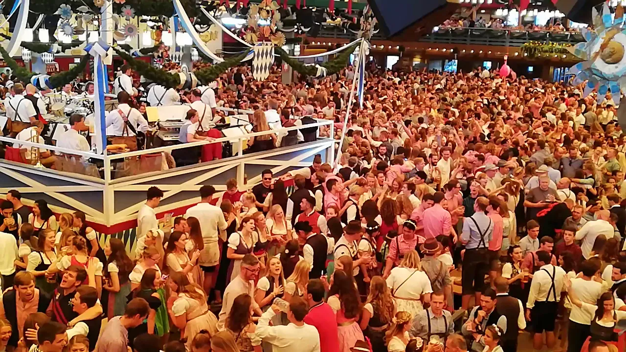 "Skandal" at Oktoberfest #bytimemunich "Skandal" at Oktoberfest #bytimemunich