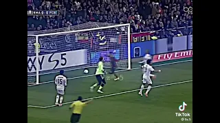 يسألوني عن عشيقتي ولا يعرفون اني اعشق برشلونه 