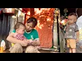 Download Lagu The house ran out of rice, mother had to sell chicken to buy food for her children.