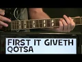 Download Lagu QOTSA First It Giveth Guitar Chords Lesson \u0026 Tab Tutorial + Solo | Queens of the Stone Age
