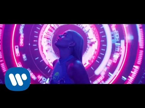 Download MP3 David Guetta feat Anne-Marie - Don't Leave Me Alone (Official Video)