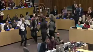 محمد عساف يغني في الأمم المتحدة بنيويورك 