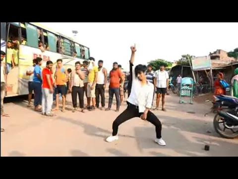 Download MP3 Aa gaya Aa gaya Dil churane mein Aa gaya Dance in Pubilc Place | Bus stand pe dance  talented Raj |