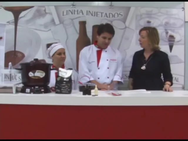 EDUARDO BELTRAME GARRAFINHA DE CHOCOLATE COM RECHEIO DE DOCE DE LEITE