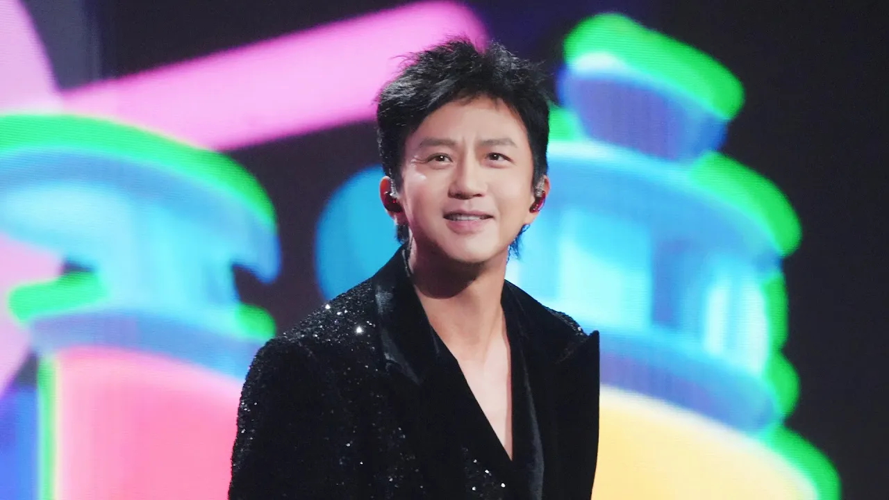 【邓超】邓超演唱《超级英雄》纯享｜暗号已对上，gogogo，出发喽~｜抖音仲夏毕业歌会2025｜20250610