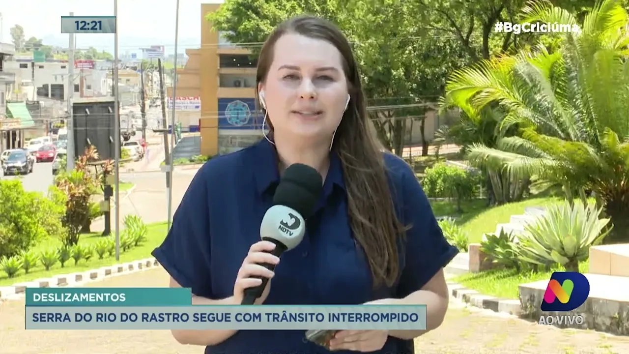 Serra do Rio do Rastro segue com trânsito interrompido após deslizamentos