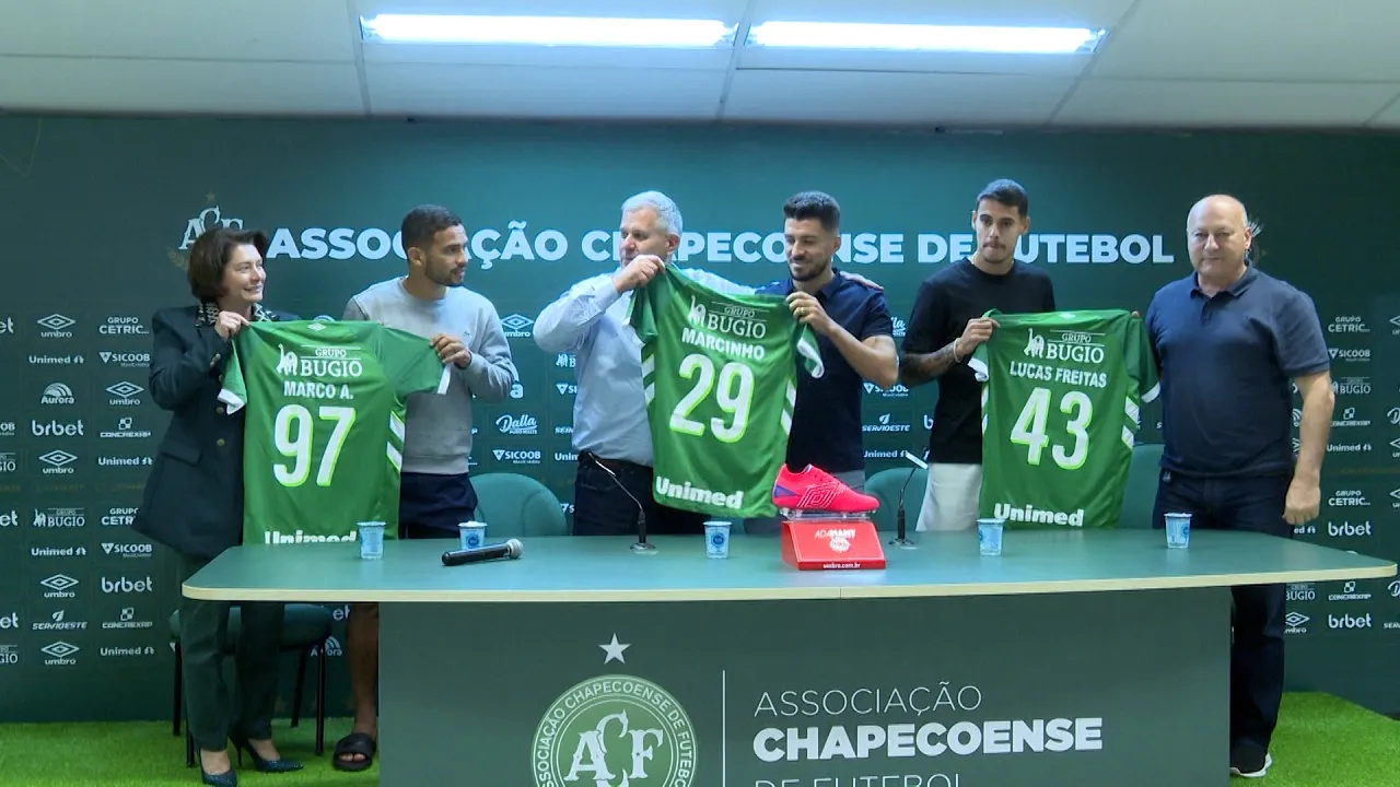Chapecoense apresenta novos jogadores para a sequência da Série B