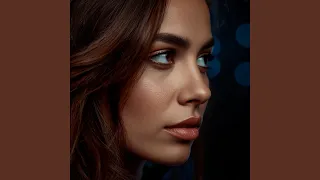عيونك قصة عشق خالدة بقلبي دندنها