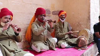 Goosebumps Guaranteed! "Ye Desh Hai Veer Jawano Ka" by Rajasthani Musicians @ Mehrangarh Fort