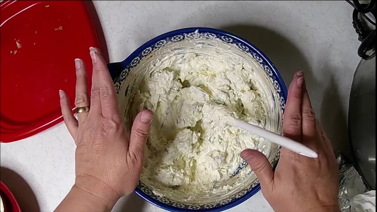 How to Make a Cheese Ball | Easy Homemade Cheese Ball recipe. 