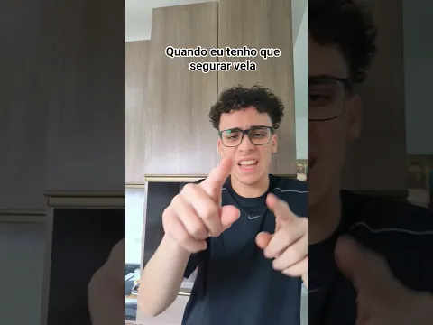 QUANDO EU TENHO QUE SEGURAR VELA #shorts