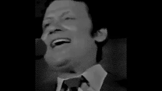 Adaweya محمد رشدى فى إيديا المزامير و فى قلبى المسامير الدنيا غربتنى و أنا الشاب الأمير 