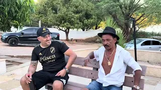 CHARLLES ANUNCIA TIRINGA O VENDEDOR DO MEL CRU | COMÉDIA SELVAGEM 😂😂￼