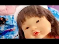 Las muñecas ANI y ONA abren los REGALOS de PAPÁ NOEL en Navidad
