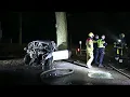 Lagu Auto botst tegen boom en vat vlam in Rijs