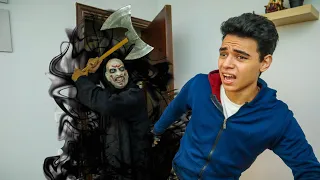 المخلوق الغريب هجم علي اخويا وضربه 