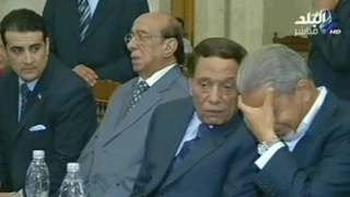 عادل امام ونجوم الفن فى عزاء الفنان سعيد صالح 