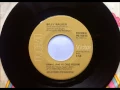 Download Lagu (Here I Am) Alone Again , Billy Walker , 1976