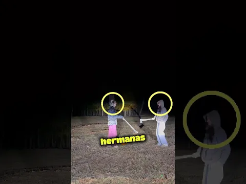 Pensaron Que Estaban Solas… Hasta Que Había Alguien Más Allí 🎃🌙