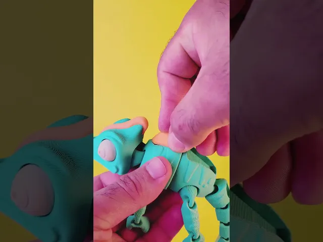 Chamochill - cute flexible chameleon video thumbnail