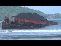 Lagu penampakan kapal tongkang terdampar di pantai konang sebelum diterjang ombak