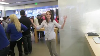 Laina Morris - Desafio en Apple Store Fallido Subtitulado