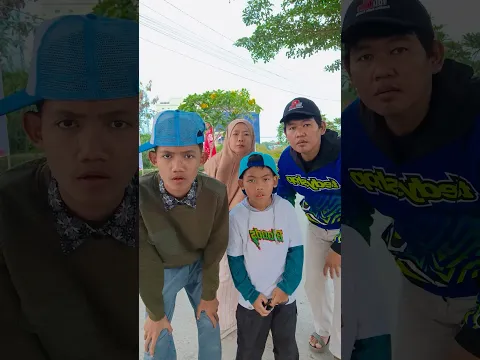 geser sempit mau foto😂 #randikarafiefamily