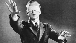 كيف يحكم البعض منا على نفسه بالتعاسة 