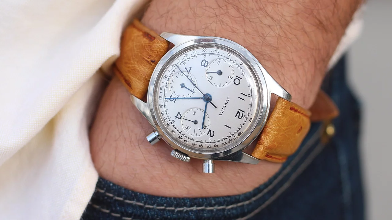 I give you a brief review and unboxing of the Movado museum classic men's dress watch. My Reviewed W. 