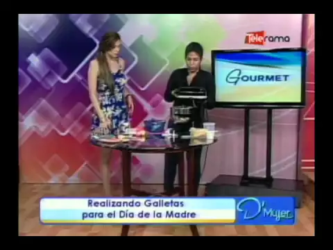 Realizando Galletas para el día de la madre