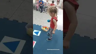 لعبة تربوية لتعلم الاشكال الهندسية 