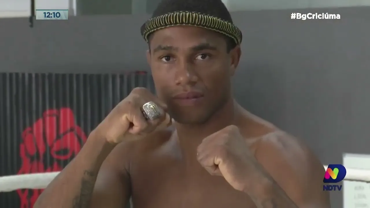 Conheça Felipe Rosa, campeão no muay thai e na vida