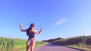 الأغنية التي يبحث عنها الجميع كمان كمان الأصلية الأجنبية 