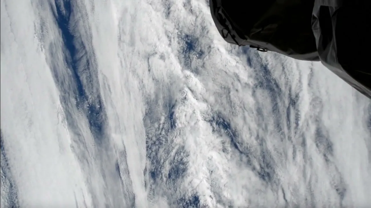 Estação espacial Internacional. velocidade: 7,66 km/s