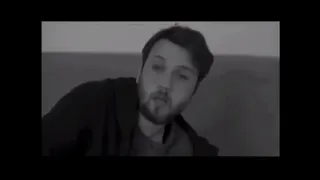 لما اوحشك غمض عينيك دندنها