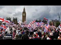 Download Lagu Tensions and some violence as 100,000 attend London far right rally
