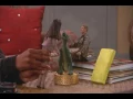 GIRLFRIENDS S03E11 Santa v Monica