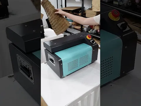 Beenden Sie Verkäufe zur Entsorgung von Karton mit geringem Wert an Recycler. Verwenden Sie überschüssige Versandkartons mit dem Kartonzerkleinerer-Expander als schützendes Pufferpapier.