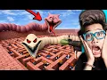 Lagu Kita Bertahan Hidup di Maze Penuh Cacing Besar Alaska Raksasa di Roblox!!!