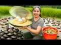 Download Lagu Harvesting a giant pond full of huge oysters to sell at the market, making delicious oyster porridge