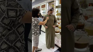 عسل بالدهب ١٨٠٠٠ الف درهم اغلي عسل في العالم في دبي 
