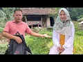 Lagu SENYUM BAHAGIA BIDADARI DESA SAAT DAPAT BANTUAN UANG TUNAI DAN LEMARI PAKAIAN DARI BOS ASAL MALAYSIA
