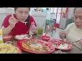 Makan tengahari menu cangkuk manis, udang ikan dan babi kicap